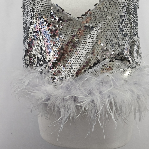 Boutique Feathers and Sequins Women's Silver Sleeveless Crop Top. - Picture 5 of 9